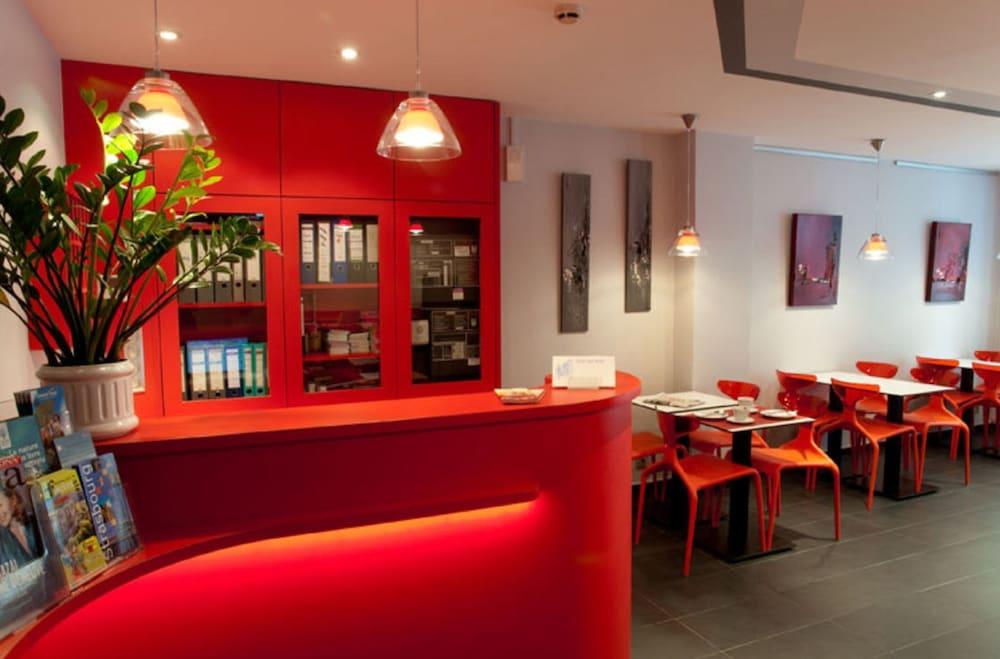 Des Arts - Centre Cathedrale Hotel 2*