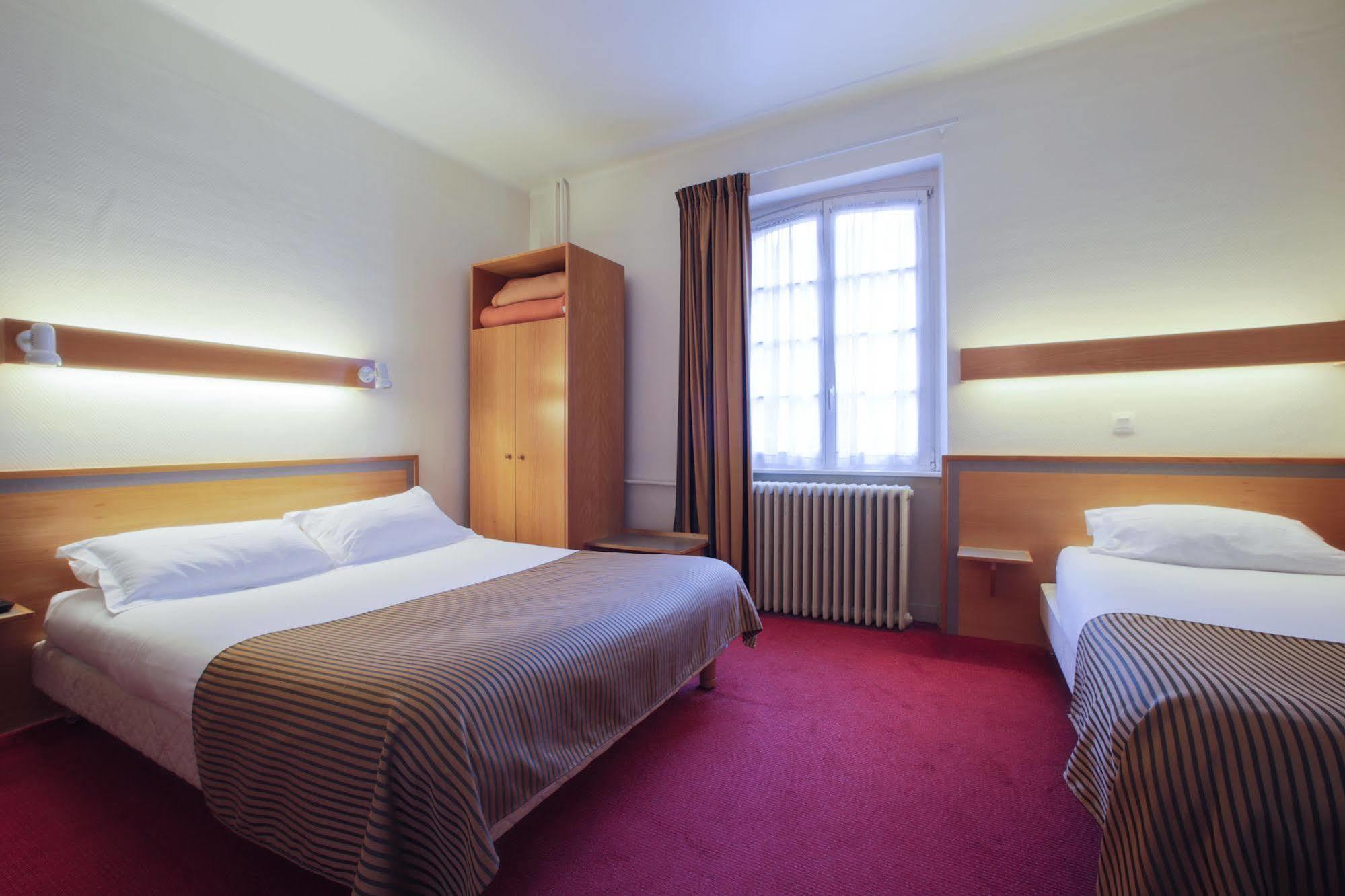 Hotel Des Arts - Centre Cathedrale 2*