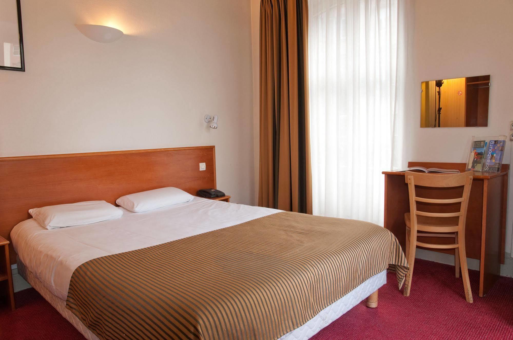 Hotel Des Arts 2*
